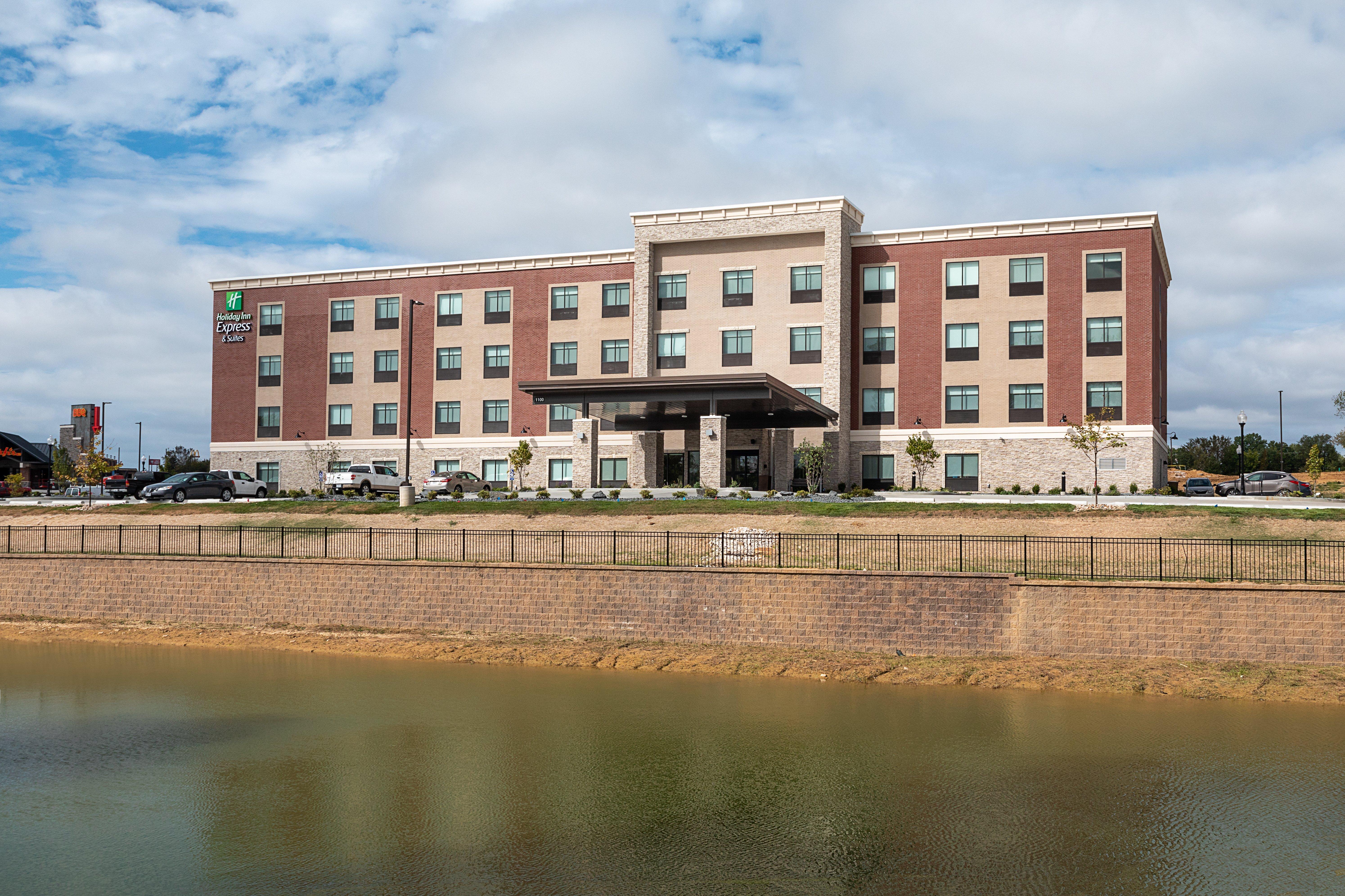 Holiday Inn Express & Suites - Wentzville St Louis West, An Ihg Hotel Exterior photo